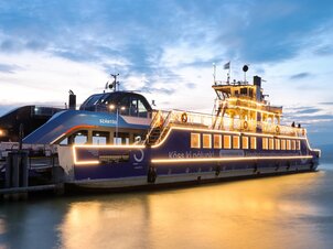 Ünnepi Fénykomp a Balatonon