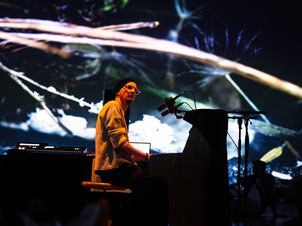 Emlékeken átívelő immerzív élmény - a Fragmentsről  Andor Sandersonnal beszélgettünk