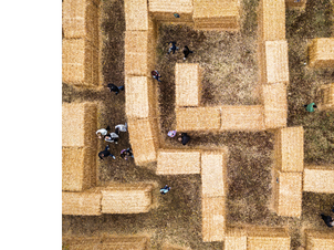 Szalmalabirintus Siófokon